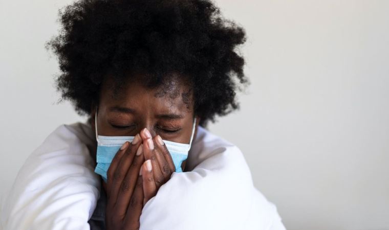 Omicron: Covid’in son varyantının semptomları neler?