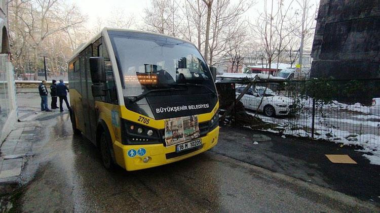 Otobüse kartopu atan çocukları kovalayan otobüs şoförü bıçaklandı