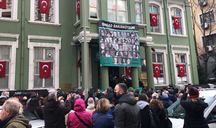Sanatseverler BASAD’ın tahliyesine karşı bir araya geldi