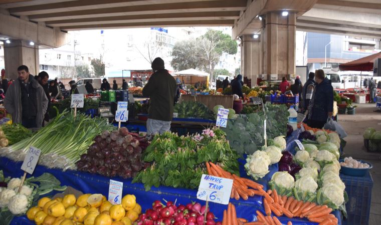 Soğuk hava meyve- sebzeyi vurdu, pazarda fiyatlar 2 katına çıktı