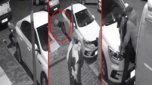 Sokak ortasında cinayet! Yerde sürünerek son nefesini verdi