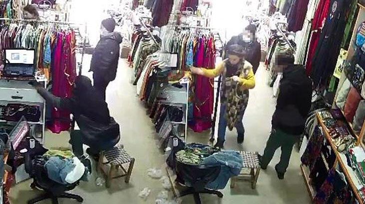 Şoke eden hırsızlık! Küçüğü oyaladı, büyüğü çaldı