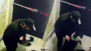 Sultangazi’de beğenmediği ayakkabıya tükürdü, çalmaktan vazgeçti