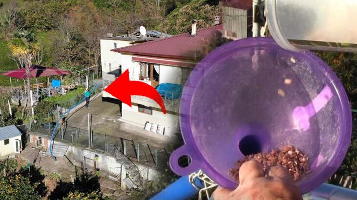 Tavukları için müthiş çözüm! Evden dışarı çıkmıyor, istediği saatte besliyor