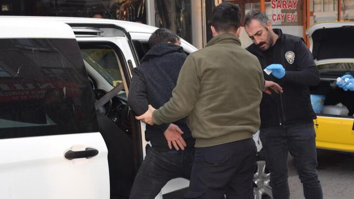 Yaraladığı kadını gasp ettiği araçla kaçırmaya çalıştı