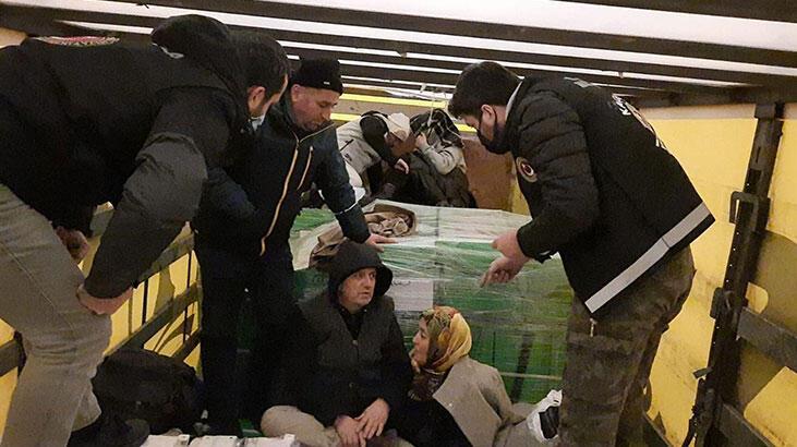 Gürcistan’a kaçmaya çalışırken TIR dorsesinde yakalandılar