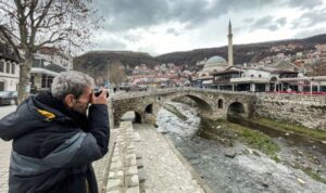 Kosovalı fotoğrafçı, şehrin yakın tarihine ışık tutuyor: ‘Arşivde Prizren’deki bütün olaylar var’
