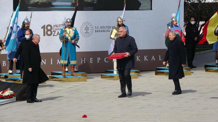 129 yıllık Osmanlı sancağı devir teslim töreni yapıldı