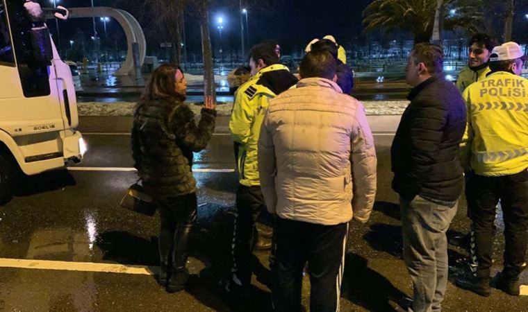 Alkollü sürücüye ‘Hamileyim’ diye bağıran eşinin önünde saldırı