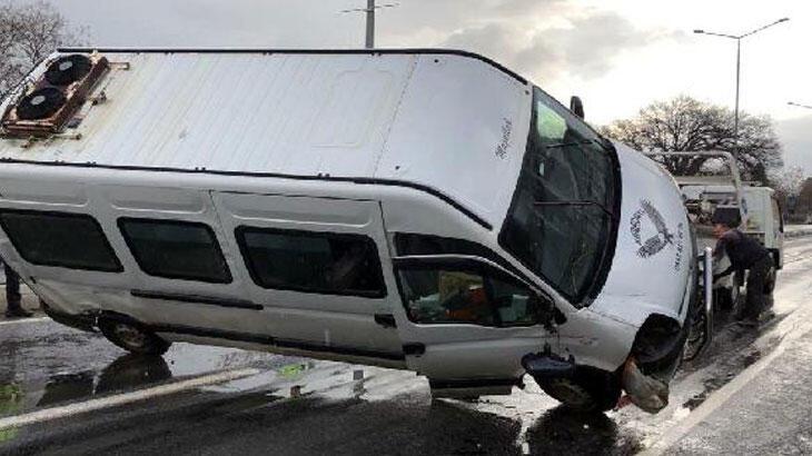 Aydın’da servis minibüsleri çarpıştı: 11 yaralı