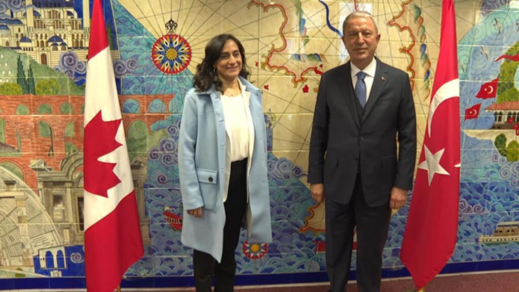 Bakan Akar, Kanada Savunma Bakanı Anita Anand ile görüştü