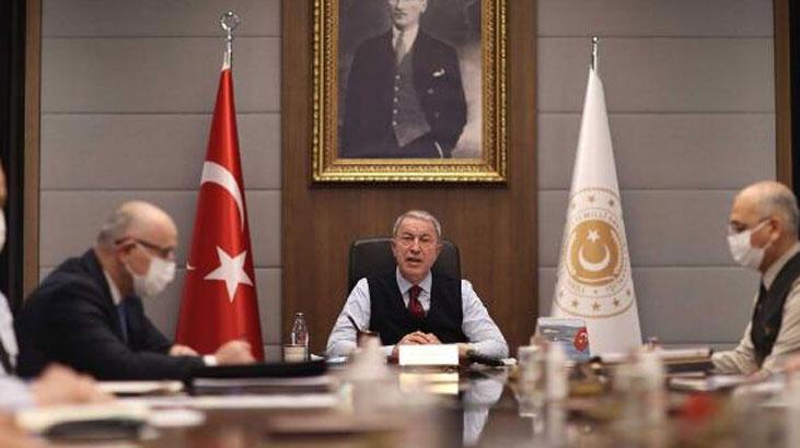 Bakan Akar’dan komutanlarla toplantı