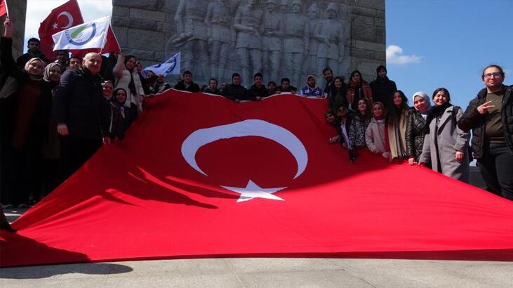 Bakan Karaismailoğlu, Şehitler Abidesi’ni ziyaret etti