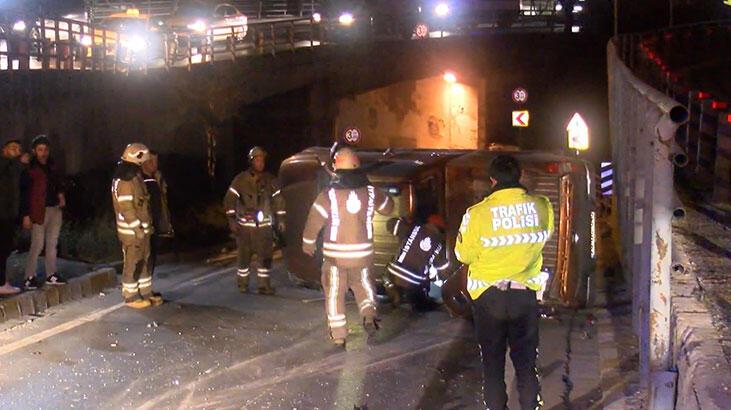 Beyoğlu’nda kaza! Pikap orta refüjü aşarak takla attı