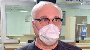 Bilim Kurulu Üyesi Özlü: Omicron’da tam doz aşısızlar risk altında