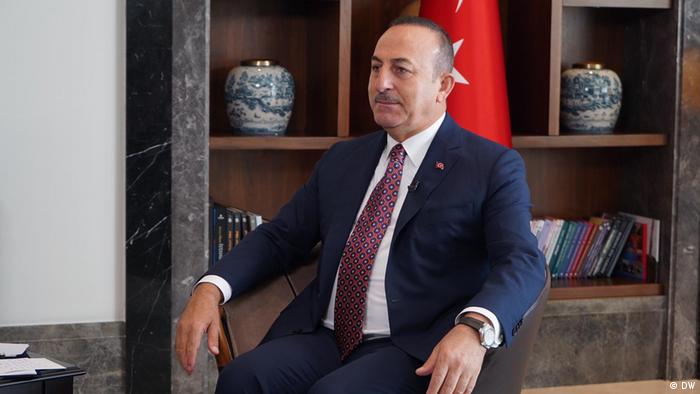 Çavuşoğlu: Bütün ülkeleri Karadeniz’den savaş gemisi geçirmemesi konusunda uyardık