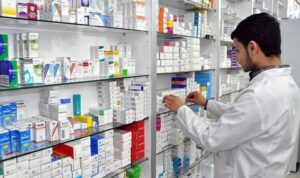 CHP’den eczacılık protokolüne tepki: ‘AKP market açar gibi eczacılık fakültesi açmaya devam ediyor’