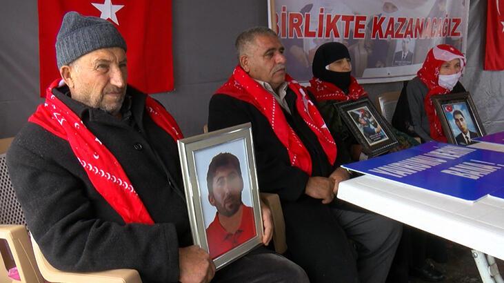 Evlat nöbetindeki baba: Sen gelene kadar annen ile burada bekleyeceğiz