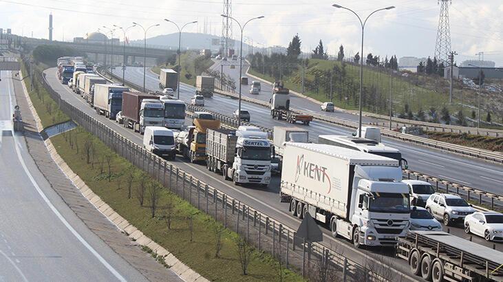 İstanbul yolunda 8 kilometrelik TIR ve kamyon kuyruğu