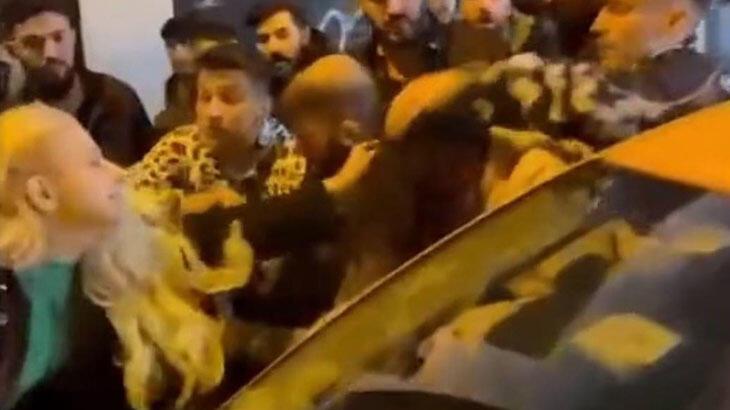 İstanbul’da kadınların saç saça kavgası! Kimse ayıramadı