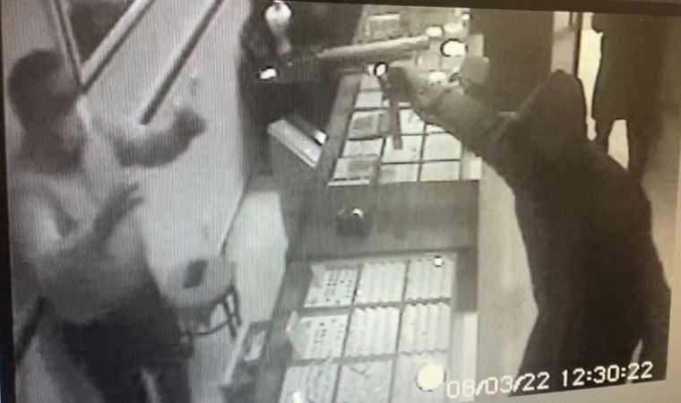 İstanbul’da milyonluk kuyumcu soygunu! Silahlar ve altınlar ele geçirildi