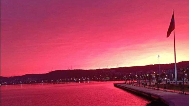 İzmir’de şaşkına çeviren görüntü! Gökyüzü kızıla boyandı