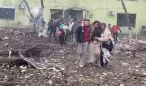 Mariupol’daki çocuk hastanesi saldırısı için Zelenskiy “savaş suçu” dedi