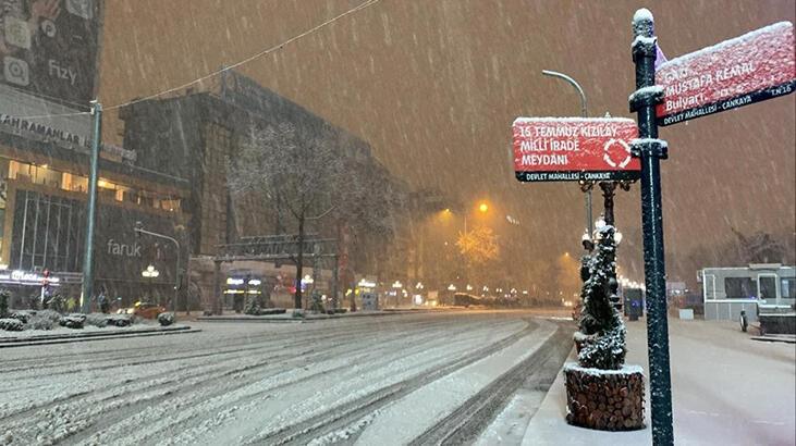 Meteoroloji uyarmıştı! Ankara beyaza büründü
