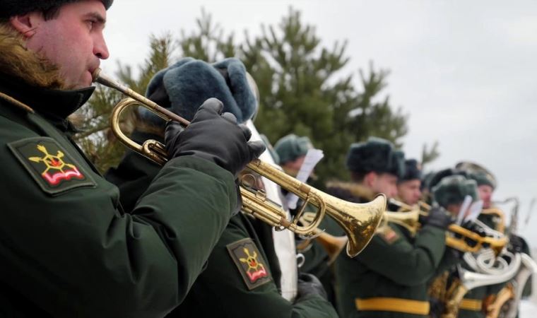 Rusya ölen askerlerinin yasını tutuyor