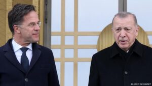 Rutte’den Türkiye’ye arabuluculuk desteği