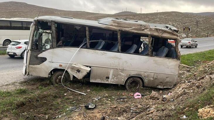 Şanlıurfa’da işçi servisi devrildi: 15 yaralı