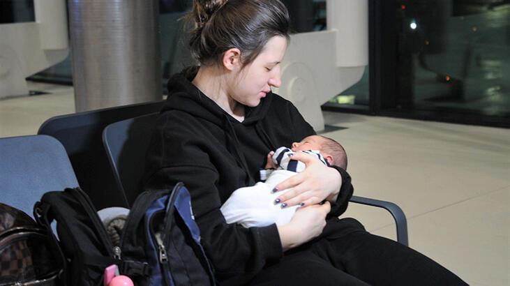 Savaştan 3 saat önce dünyaya gelen Türk bebeği Emilian ailesiyle İstanbul’da