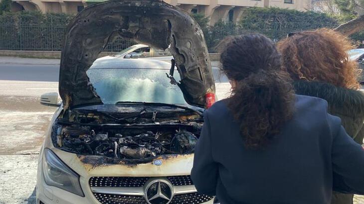 Seyir halindeki lüks araç alev alev yandı
