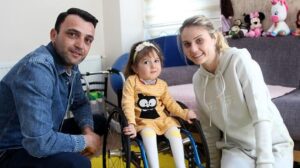 SMA’lı Deniz, Ukrayna’dan ayrılan babasına kavuştu