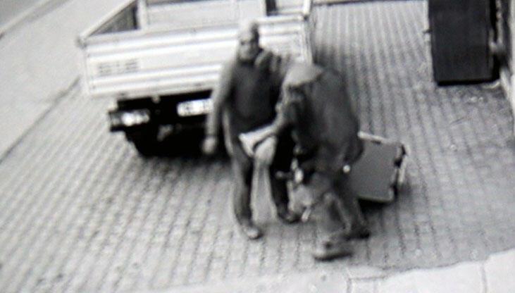 Şoke eden olay! 300 kiloluk kalorifer kazanını sürükleyerek çaldılar