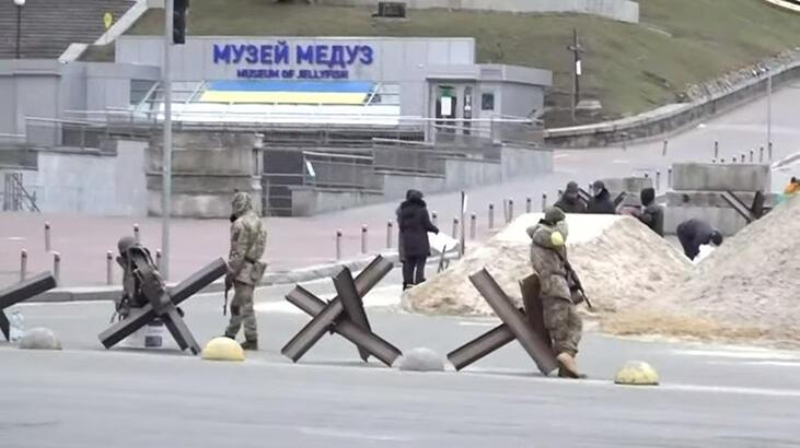 Son dakika: Kiev’de son durum! Kumdan siperler yapıldı