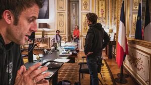 Sosyal medyada günün konusu… Macron, Zelenski’yi mi kopyalıyor?
