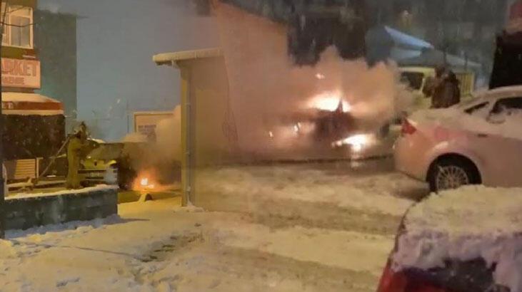 Sultangazi’de otomobil alev topuna döndü