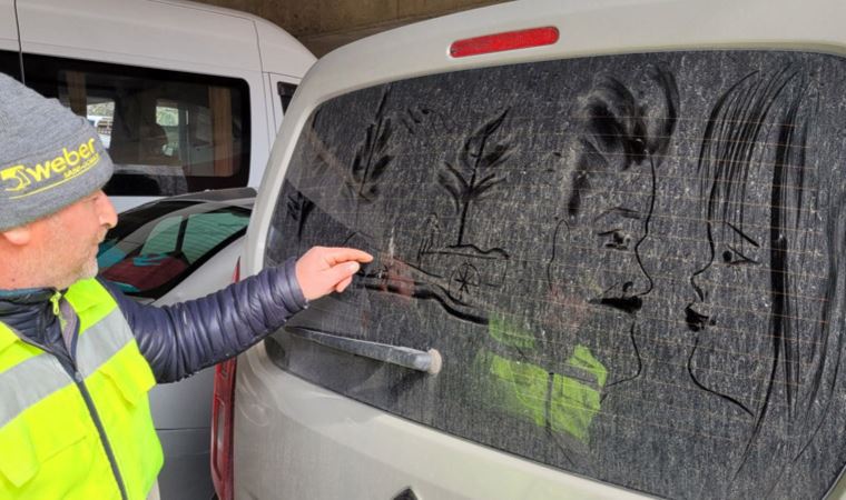 Temizlik görevlisi, ‘tozlu araç camlarını’ tabloya dönüştürüyor: ‘Bazen dayak yemekten korkuyorum’