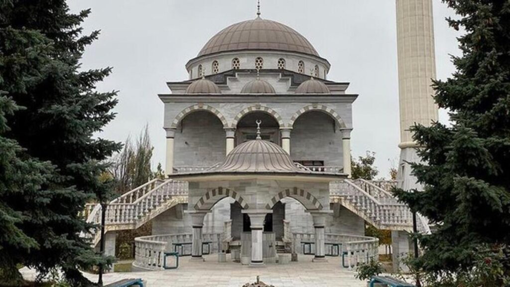 Ukrayna’da camiye roket düştü iddiasına canlı yayında yanıt: “Camide hasar yok, yaralımız bulunmuyor”