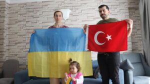 Ukraynalı kadın gözyaşları içinde anlattı: Annem babam ‘vatan haini değiliz’ dediler ülkeyi terk etmediler