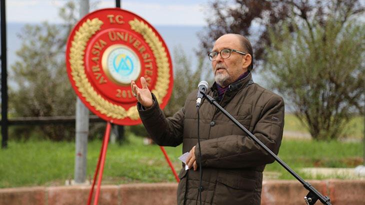 Üniversitede kalp krizi geçiren rektör yardımcısı yaşamını yitirdi