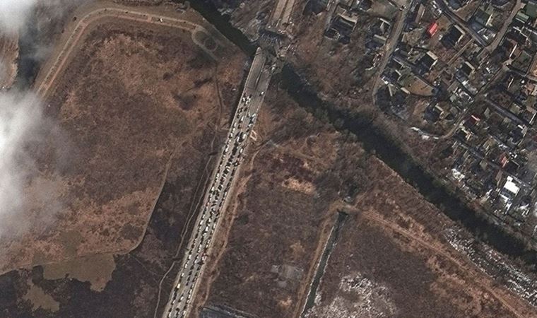 Uydu görüntülerinde ortaya çıktı: Rusya’nın 64 km’lik konvoyuna ne oldu?
