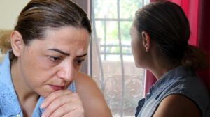 1 çocuk annesi kadına komşu terörü! 10 yıllık evini terk etti