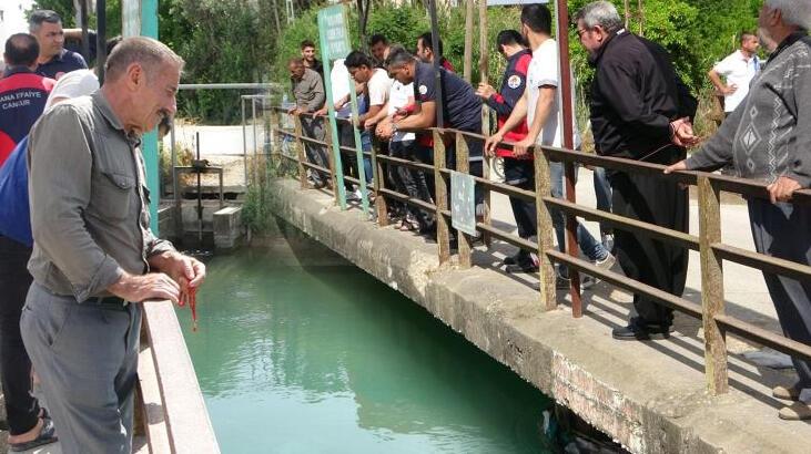 7 yaşındaki çocuk sopaya uzanırken sulama kanalına düştü!