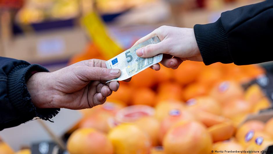 Almanya’da enflasyonun düşmesi beklenmiyor