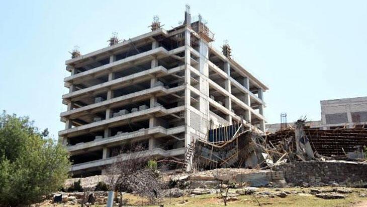 Apartman inşaatında çökme: 1’i ağır 3 işçi yaralı