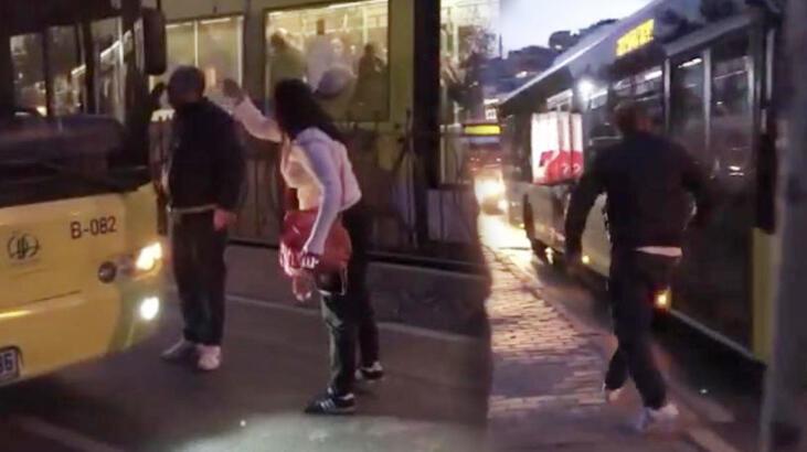 Beyoğlu’nda ‘beni sıkıştırdın’ kavgası! Yumrukla saldırıp küfretti