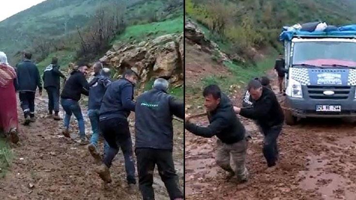 Çamura saplanan minibüsteki 50 kişiyi AFAD ekibi kurtardı
