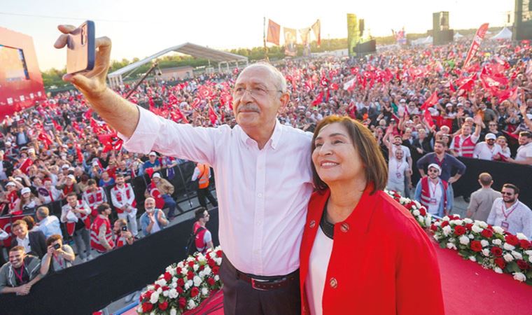 CHP lideri Kemal Kılıçdaroğlu’nun çağrısıyla yüz binler Maltepe miting alanını doldurdu